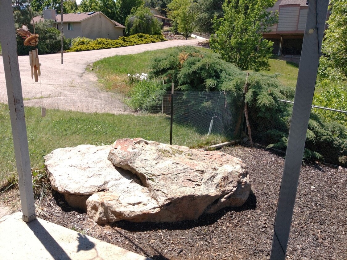 Primary Photo - 2212 E Roanoke Dr