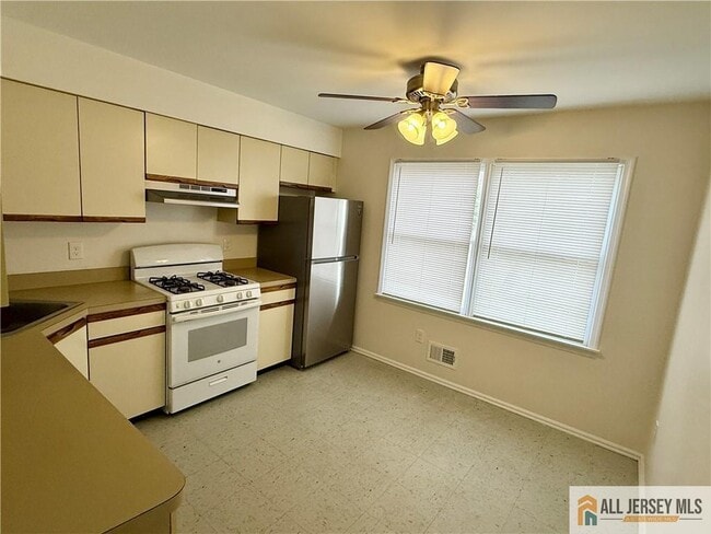 Foto del edificio - 285 S Lincoln Ave