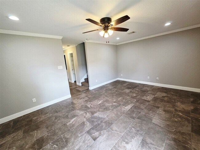 Building Photo - 1053 Willow Oaks Cir