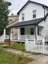 Building Photo - 728 W 31st St
