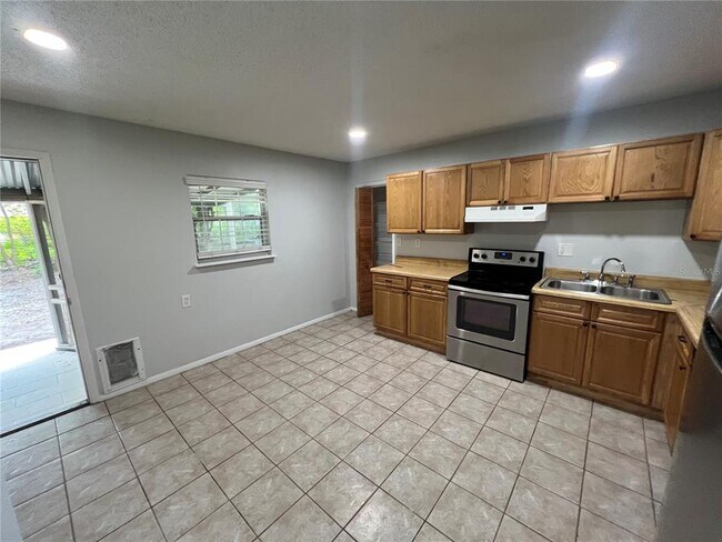 Building Photo - 7925 Napoleon St