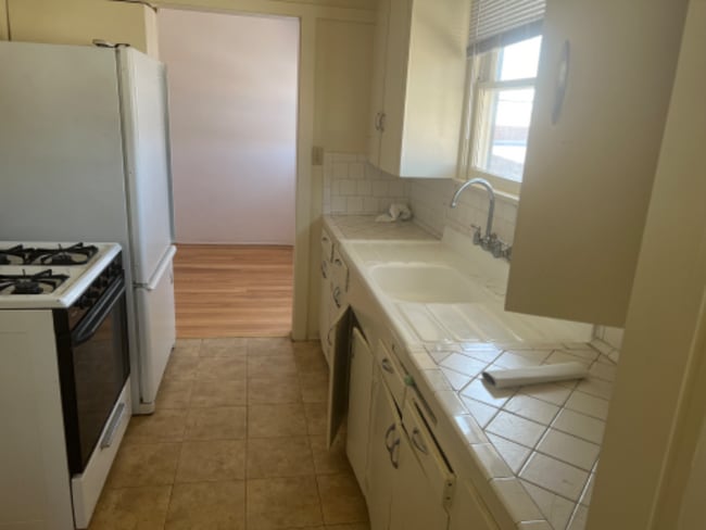 Foto del edificio - 645 S Marengo Ave