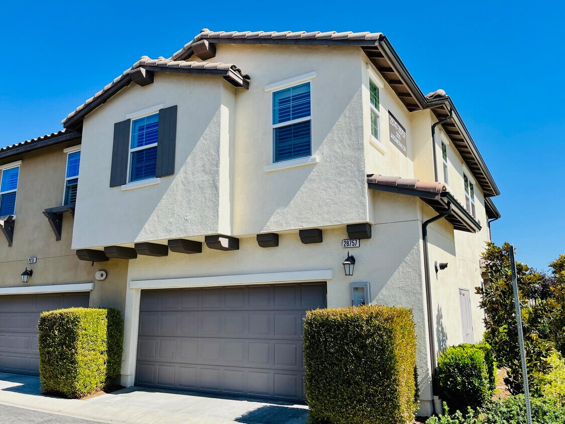 Primary Photo - 28757 Jardineras Dr