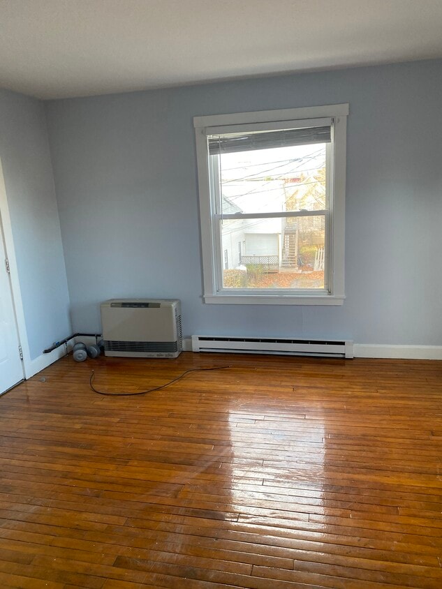 Primary Photo - 68 B St