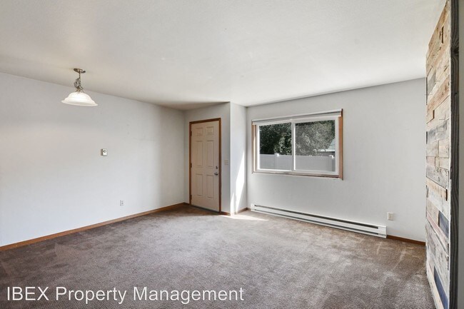 Building Photo - 2 br, 1.5 bath House - 726 Waverly Apt. #4