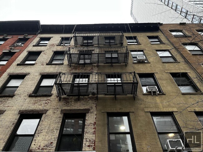 Foto del edificio - THIRD AVENUE