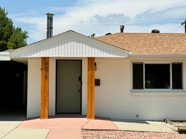 Building Photo - 6675 Fenton St