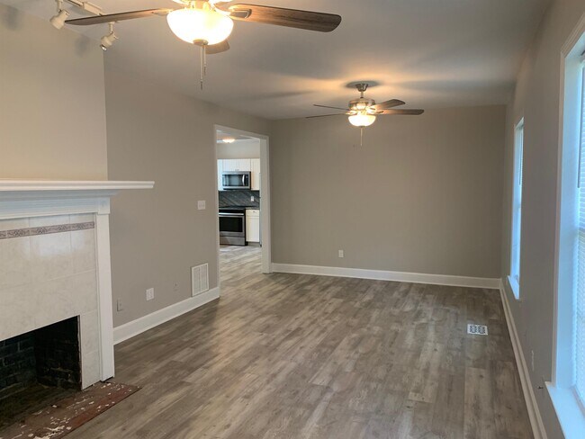 Foto del edificio - 5474 Crawfordville Rd