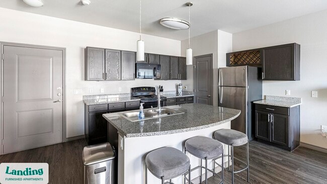 Building Photo - 650 S Main St