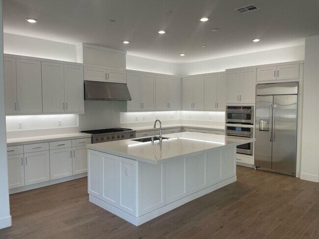 Building Photo - 55+ Community - Single Story 4 Bedroom Hom...