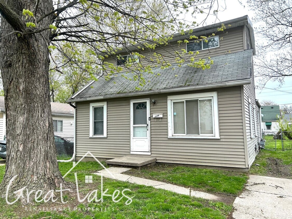 Foto principal - Stunning 3 bedroom / 1.5 bathroom house no...
