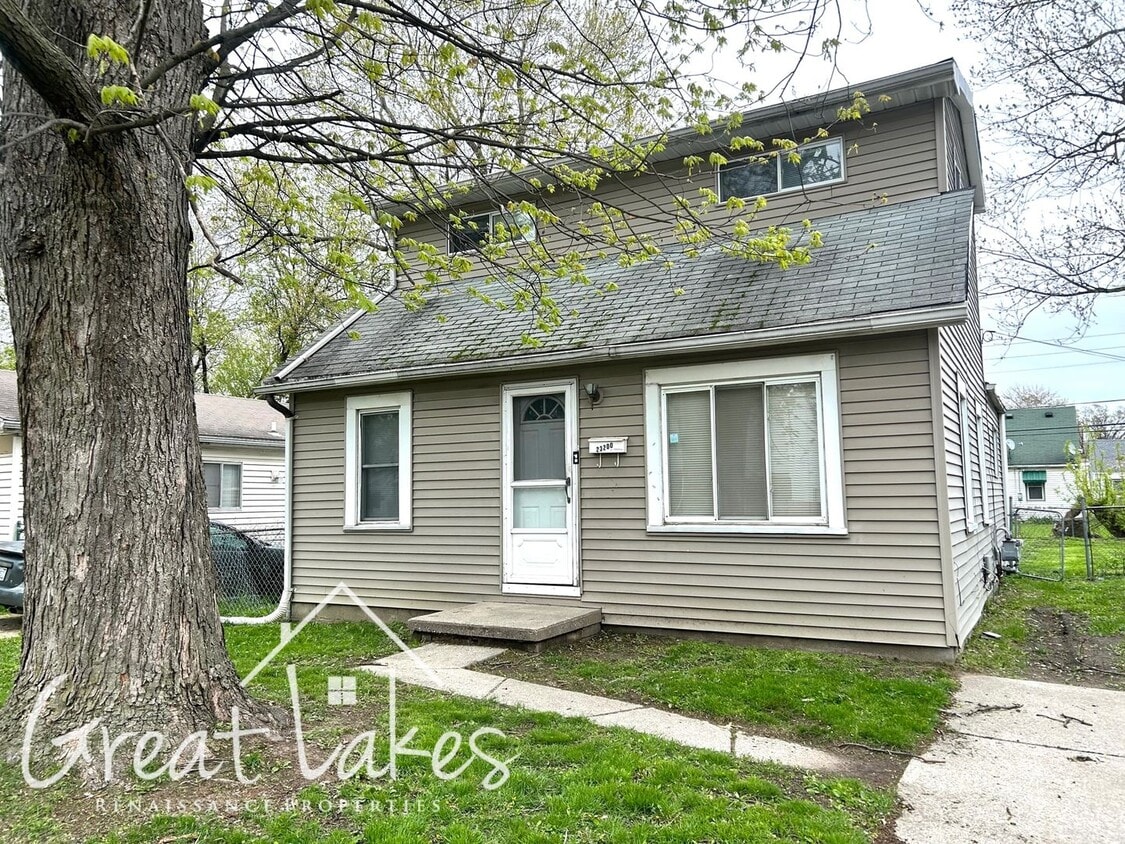 Primary Photo - Stunning 3 bedroom / 1.5 bathroom house no...