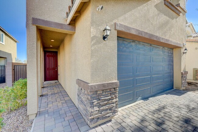 Building Photo - GORGEOUS 4 Bedroom, 2 Story Home located in the SW!