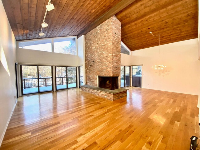 Building Photo - 109 Apple Valley Rd