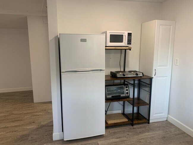 Foto del edificio - 5649 Stansbury Ave