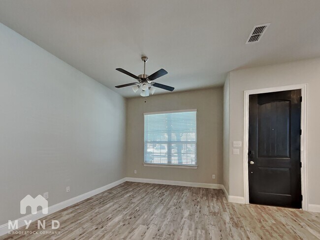 Foto del edificio - 6288 Rilla St