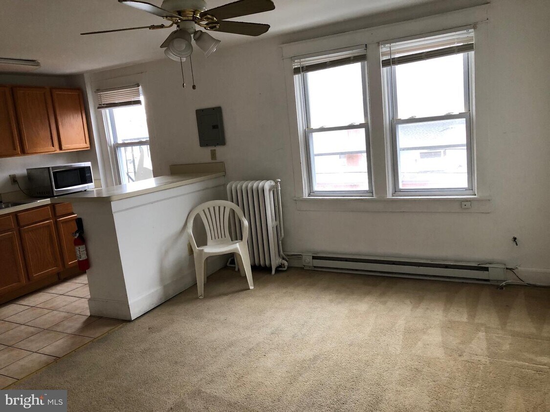 Primary Photo - 1001 Clifton Ave