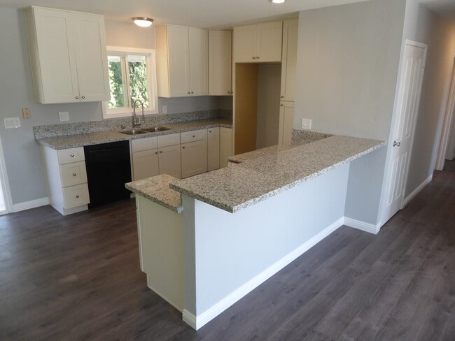 Foto del edificio - 15052 Rice Cir