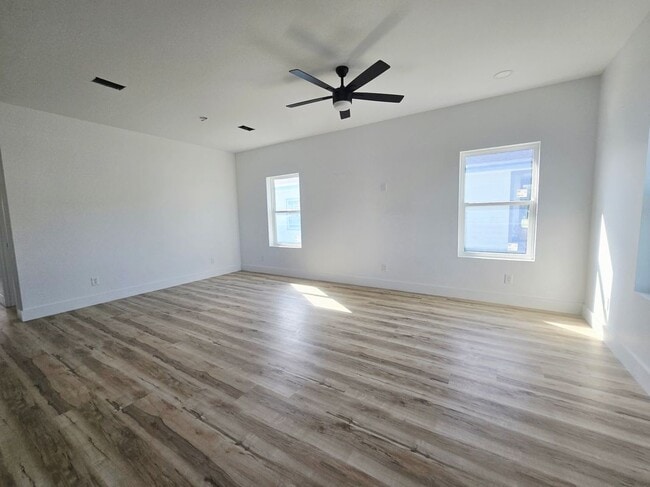 Building Photo - 9428 Starfish Ave