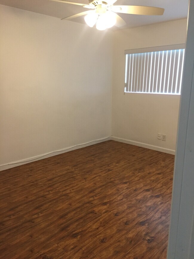 Building Photo - 1010 N Crescent Heights Blvd