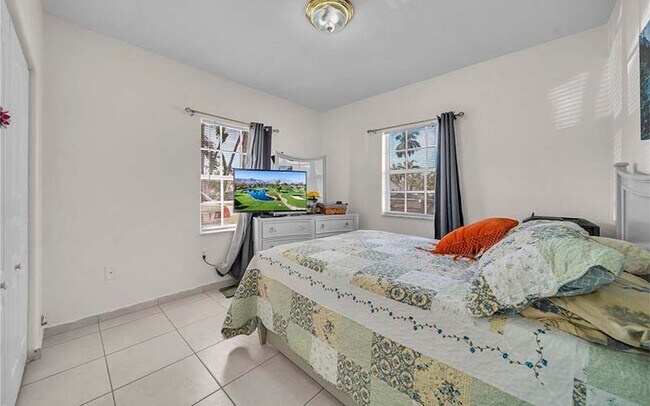 Foto del edificio - 7567 N Augusta Dr