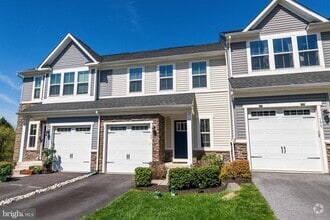 Building Photo - 157 Mulberry Dr