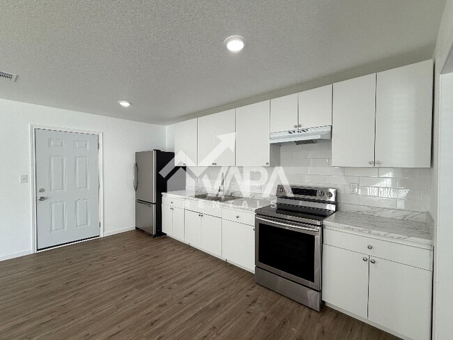 Building Photo - 143 Huxley Dr