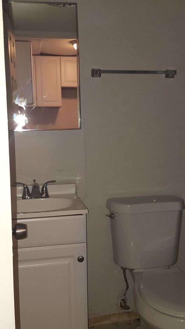 Building Photo - Awesome 1 bed!