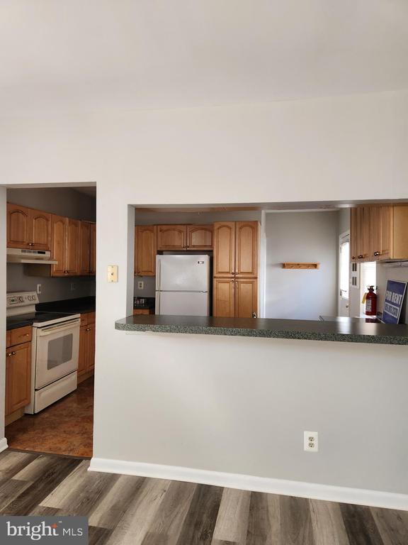 Building Photo - 169 Bate Ave