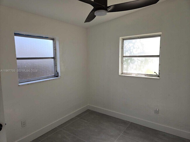 Foto del edificio - 3001 SW 23rd Terrace