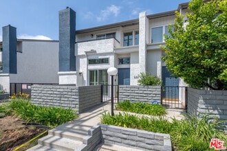Building Photo - 5351 Corteen Pl