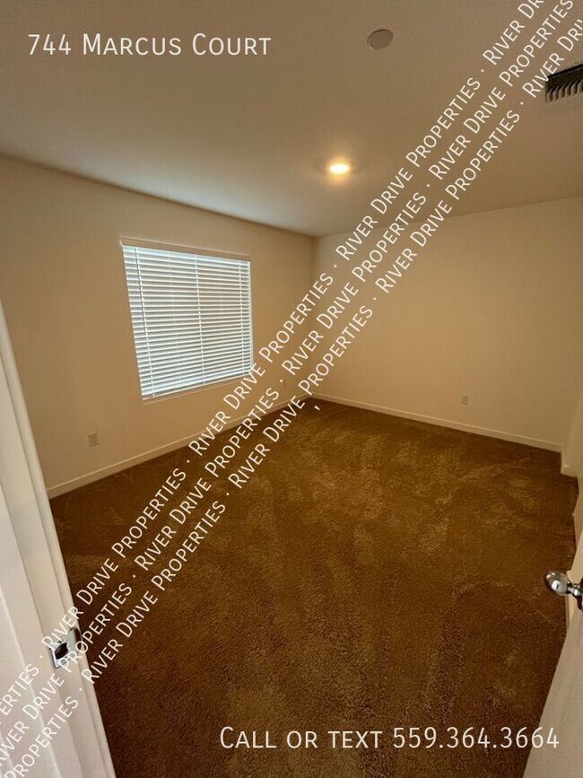 Foto del edificio - Reduced Today This Beautiful New Build Rea...