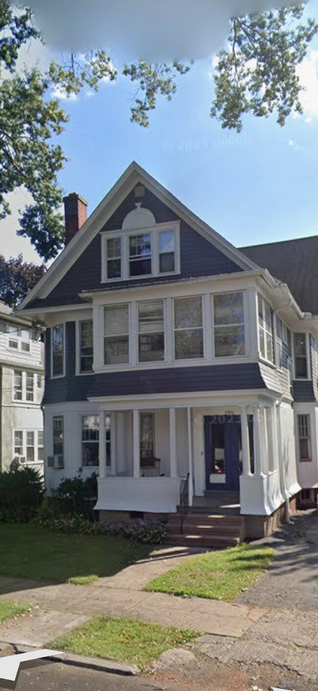 Building Photo - 196 Willard St