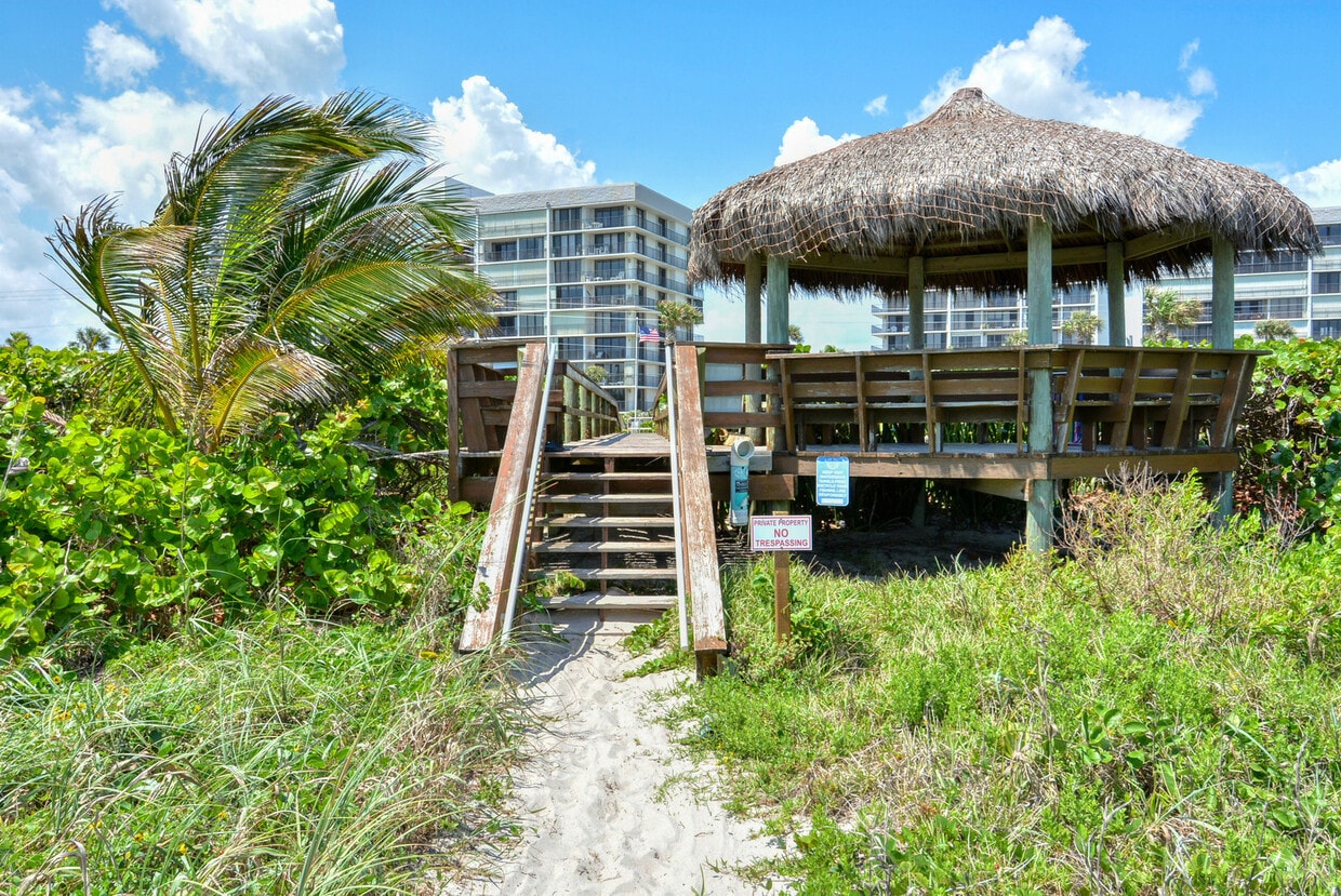 5055 N Highway A1A Unit 302, Hutchinson Island, FL 34949 Condo for