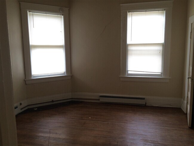 Foto del edificio - 732 W 3rd St