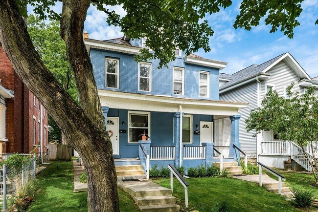 Building Photo - 397 Stoddart Ave