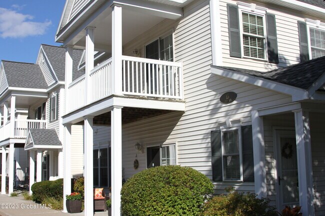 Building Photo - 15 Ellis Ave