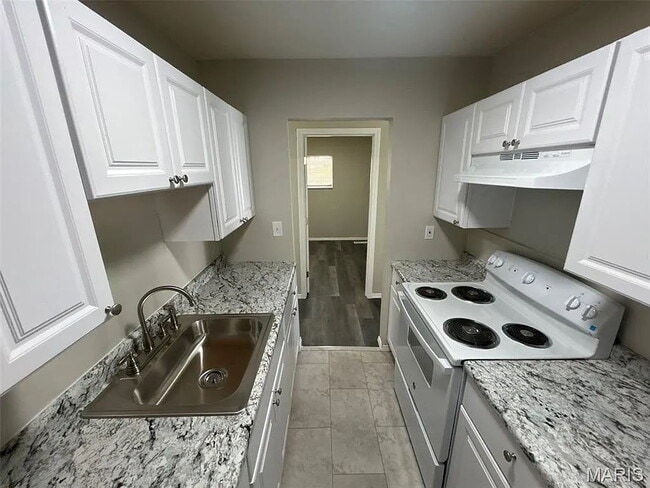 Building Photo - 248 Perthshire Rd