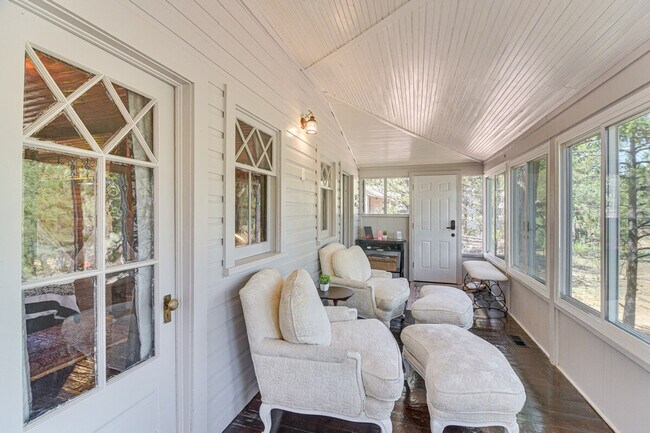 Foto del edificio - 28548 Park Ave