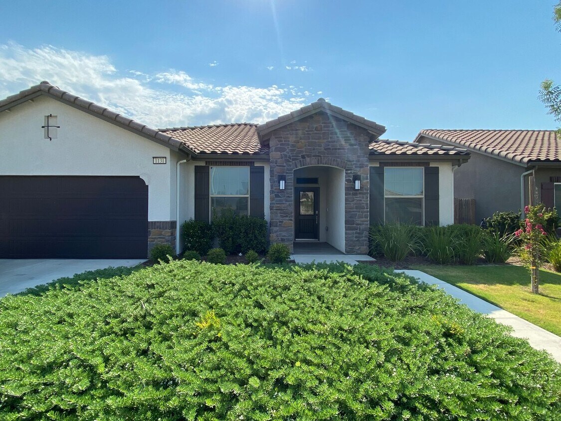 Primary Photo - Lovely Newer Home with solar included.
