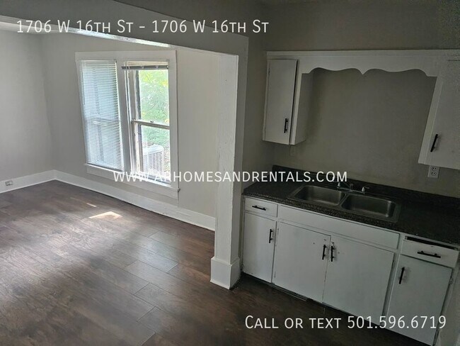 Building Photo - 1706 W 16th |$895 | 4 beds, 1 bath