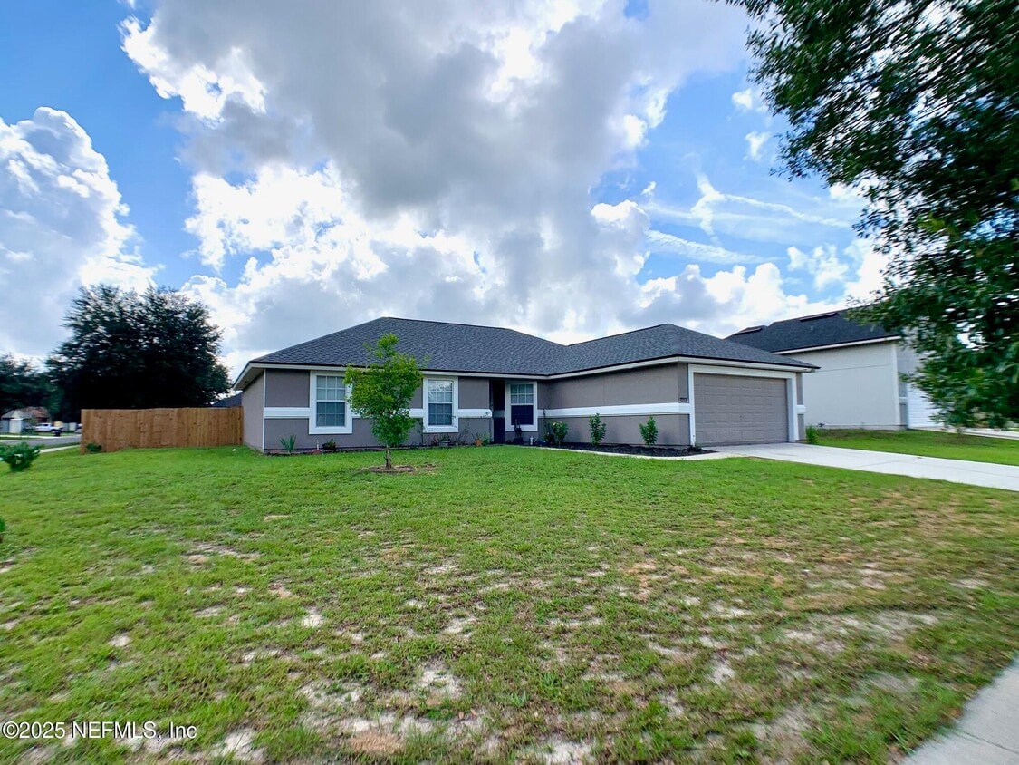Foto principal - 3201 Deer Creek Dr
