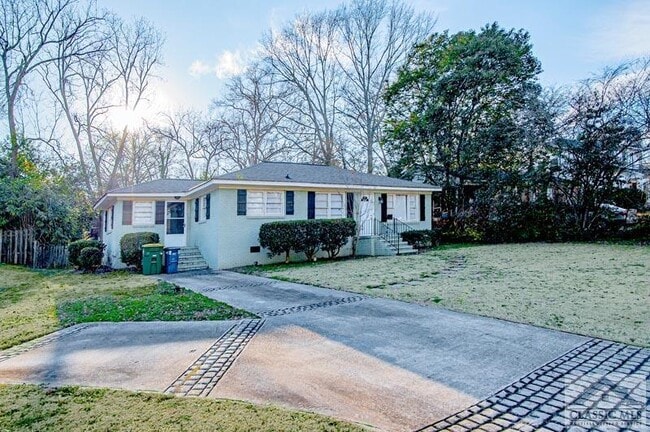 Photo - 129 Westover Dr House