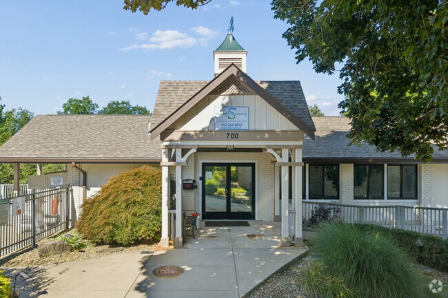 Building Photo - Thorn Run Apartments