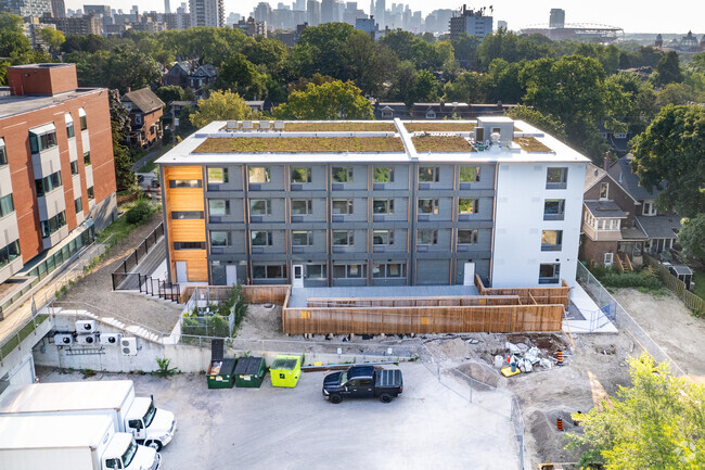 Building Photo - 90 Dunn Av