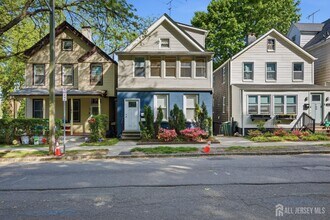 Building Photo - 164 S Ridgewood Rd