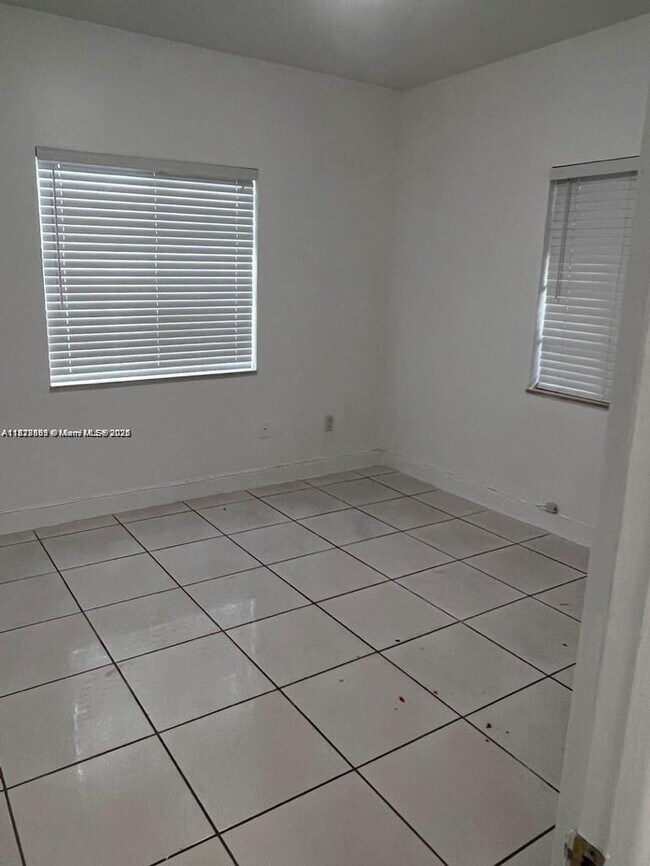 Foto del edificio - 13941 SW 13th St