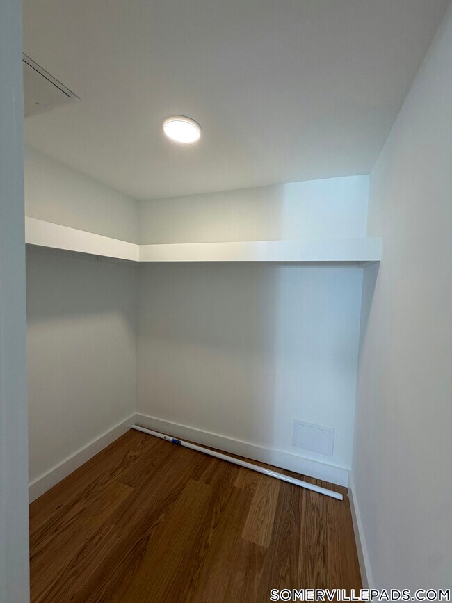 Foto del edificio - 162 Summer St