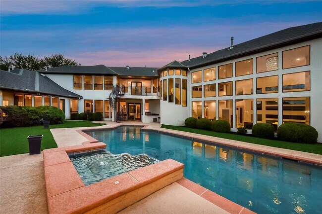 Building Photo - 5216 Silver Lake Dr
