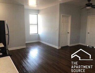 Foto principal - 1141 S Western Ave